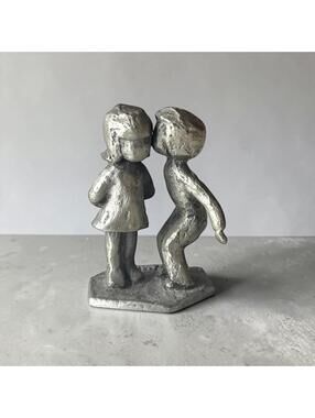 Hudson Pewter Figurine "A Kiss" by Walli Ortman | Collectible American Pewter